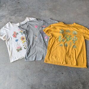 Fifth Sun and Doe Flowers Mushrooms Cacti Graphic Tee Bundle small medium